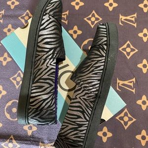 TOMS Alpargata Black Shimmer Print youth 4.5